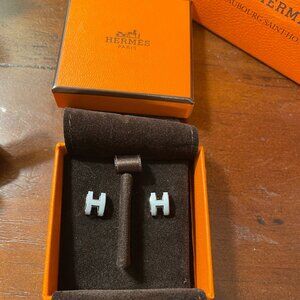 Mini Pop H earrings - brand new